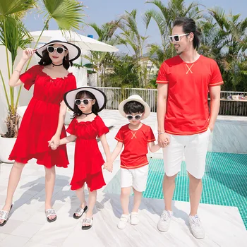 Подходящая одежда для семьи, летнее красное платье для мамы и дочки, семейный образ, Футболка и шорты для папы и сына, подходящие наряды для пары